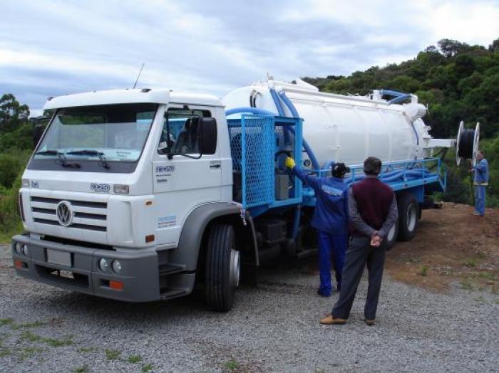 ESGOTAMENTO DE TANQUES E ETES