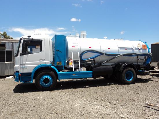 caminhao-mercedes-benz-1725---attego