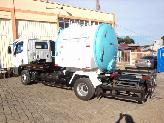 Caminhão Mercedes-Benz 1016